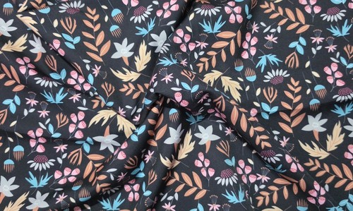 Yards black floral - 4,